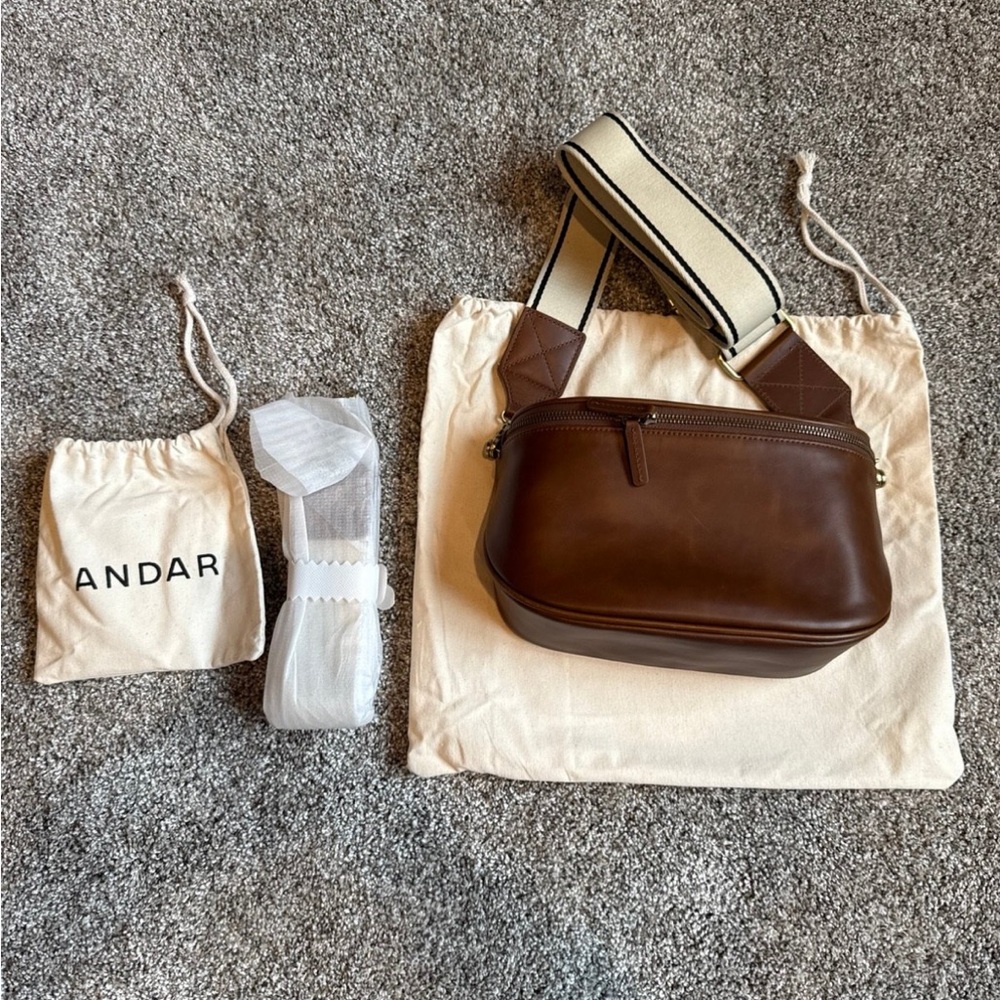 Andar Brown Leather Crossbody Bag with Adjustable Strap